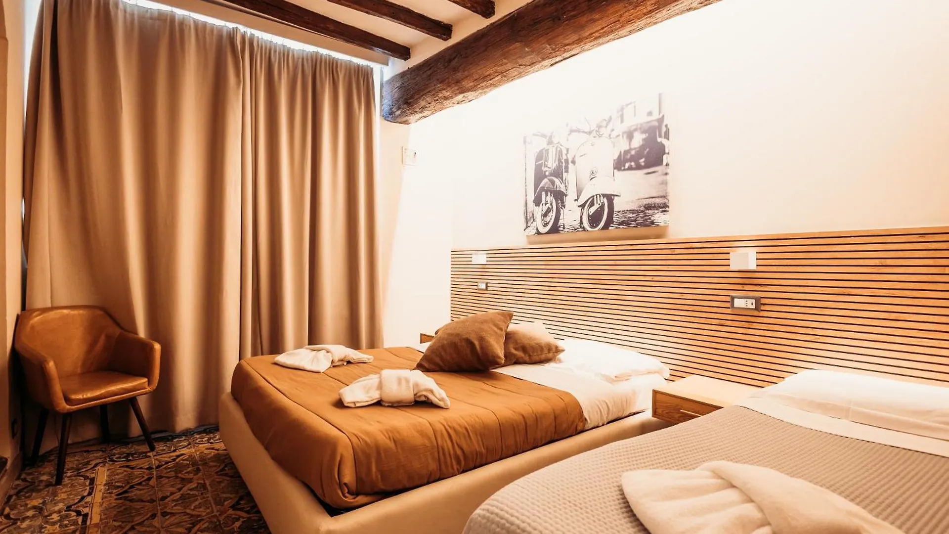 **  Hotel Domus Tiberina Rome Italy